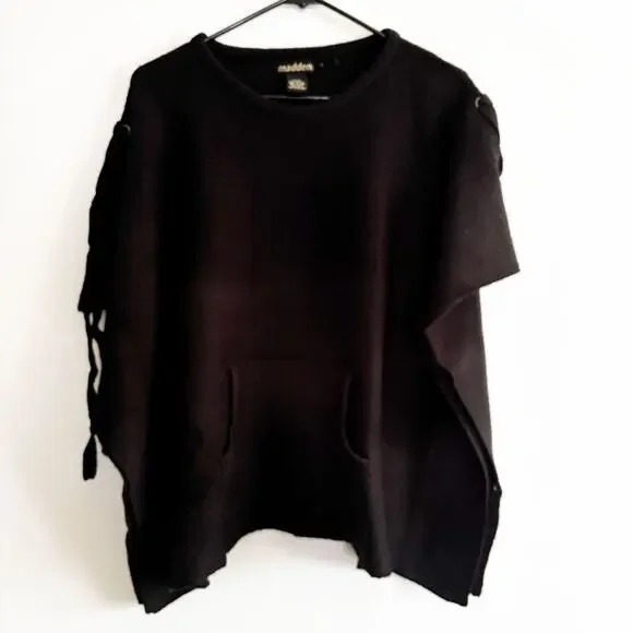 Madden One Size Black Sweater Poncho Braided Shoulder Front Pockets Cozy Staple - Picture 1 of 12